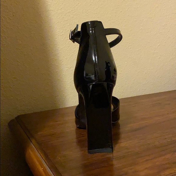 Marc Fisher LTD heels - Picture 2 of 6